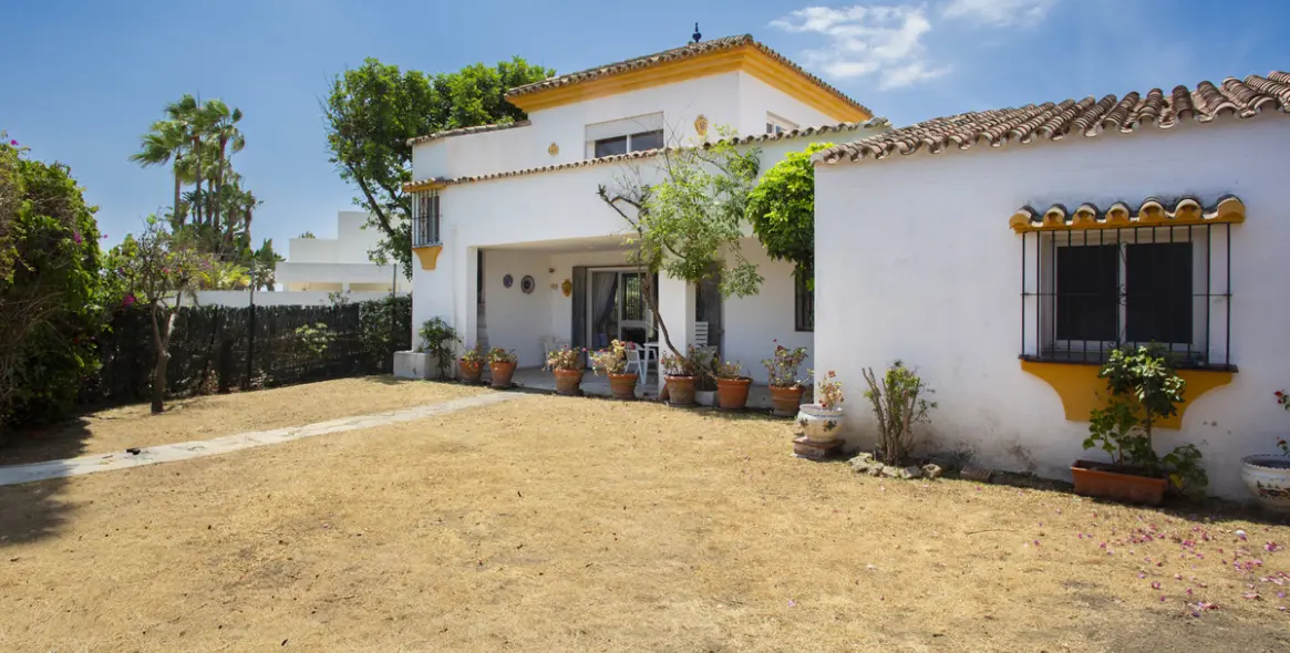 Venta de villa independiente en Guadalmina Baja 2