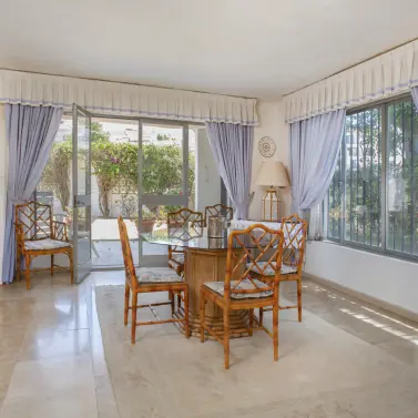 Sale of detached villa in Guadalmina Baja