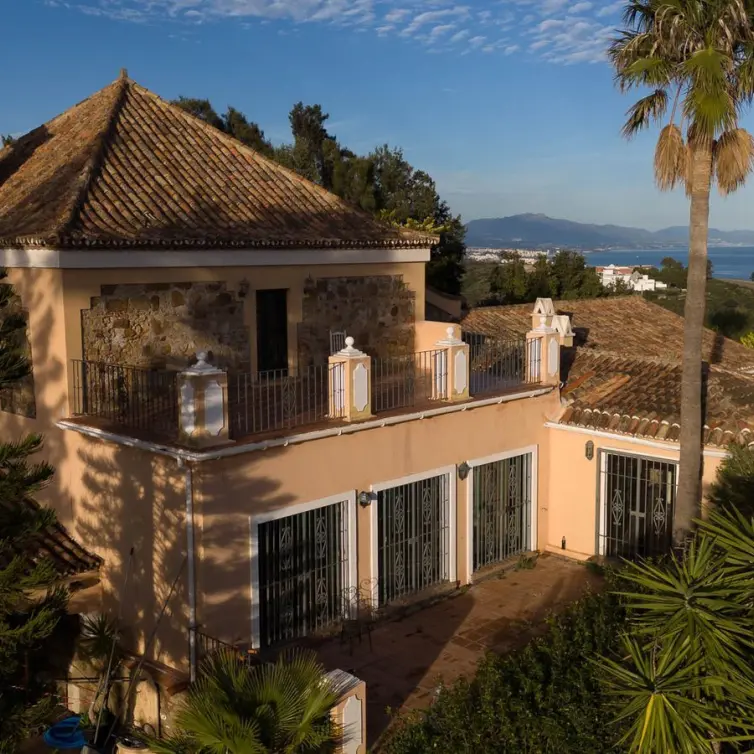 Sale of finca - cortijo in Manilva