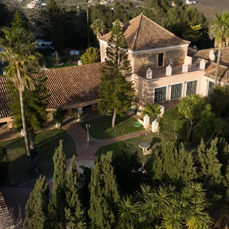 Sale of finca - cortijo in Manilva