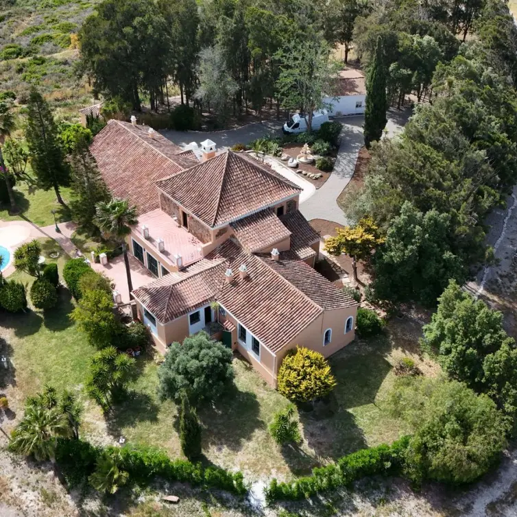 Sale of finca - cortijo in Manilva