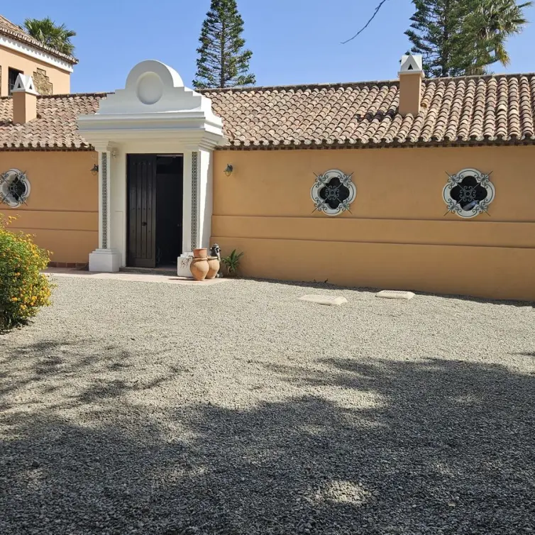Sale of finca - cortijo in Manilva