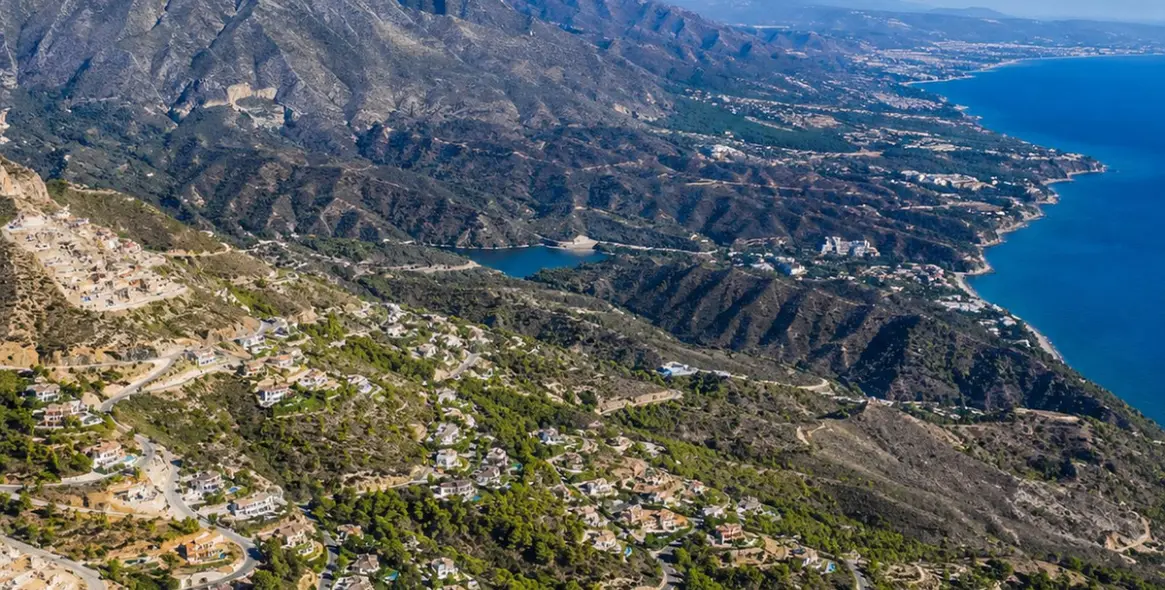 Venta de parcela residencial en Sierra Blanca 1