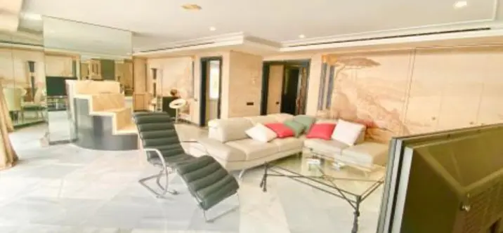Краткосрочная аренда апартаментов на среднем этаже в Marbella 2