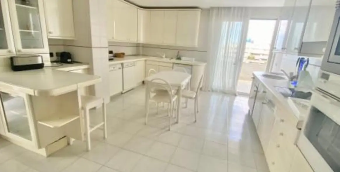 Short-term rent of middle floor apartment in Marbella 14