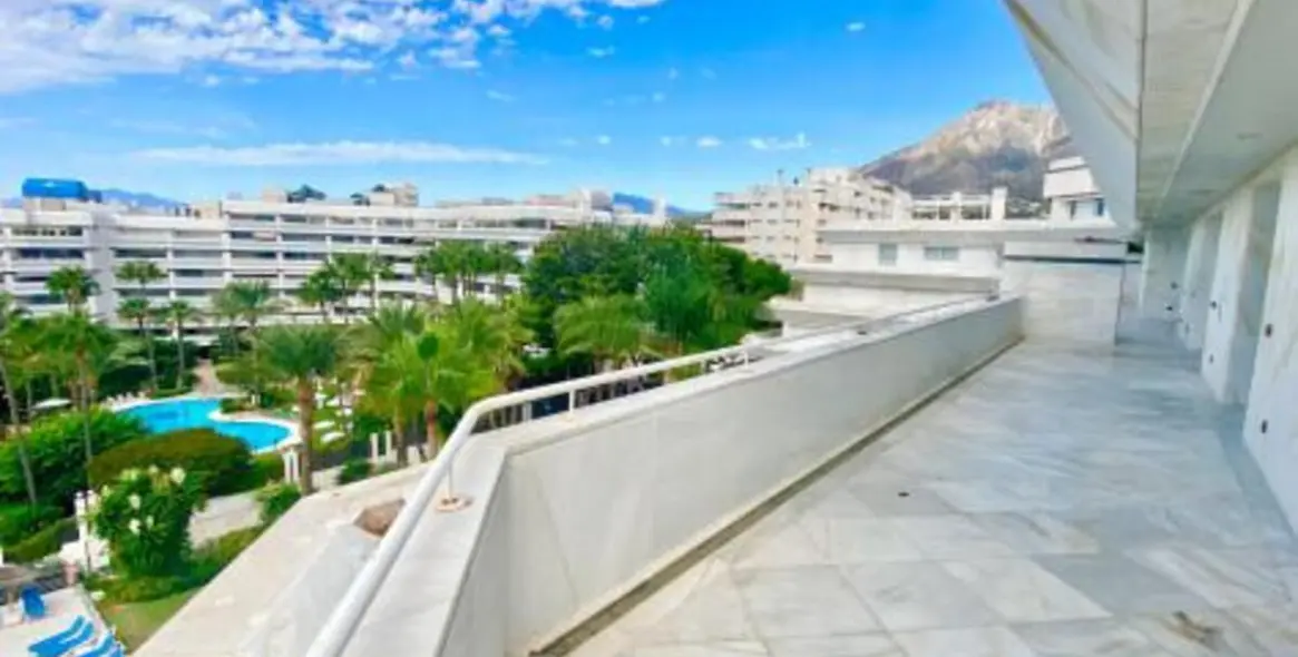 Short-term rent of middle floor apartment in Marbella 19