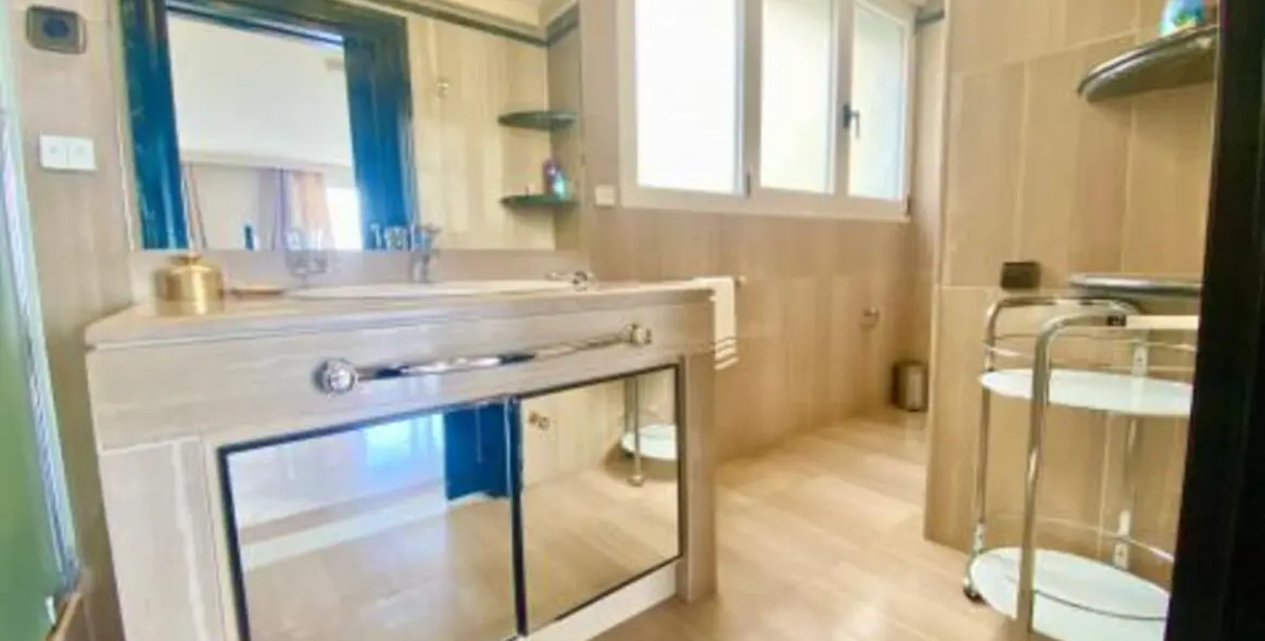 Short-term rent of middle floor apartment in Marbella 23