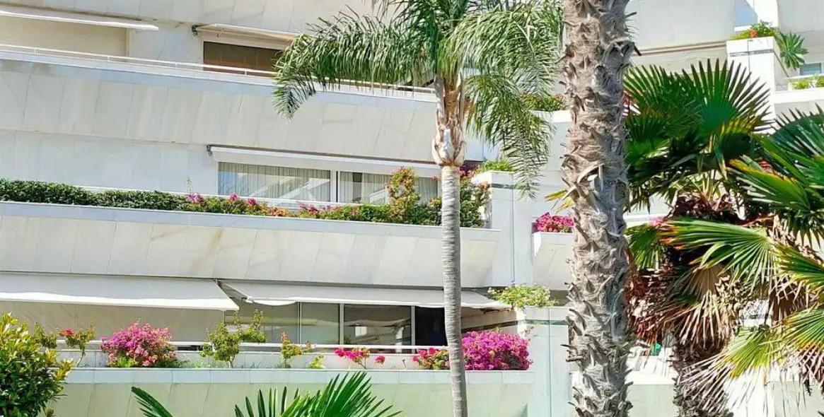 Short-term rent of middle floor apartment in Marbella 25
