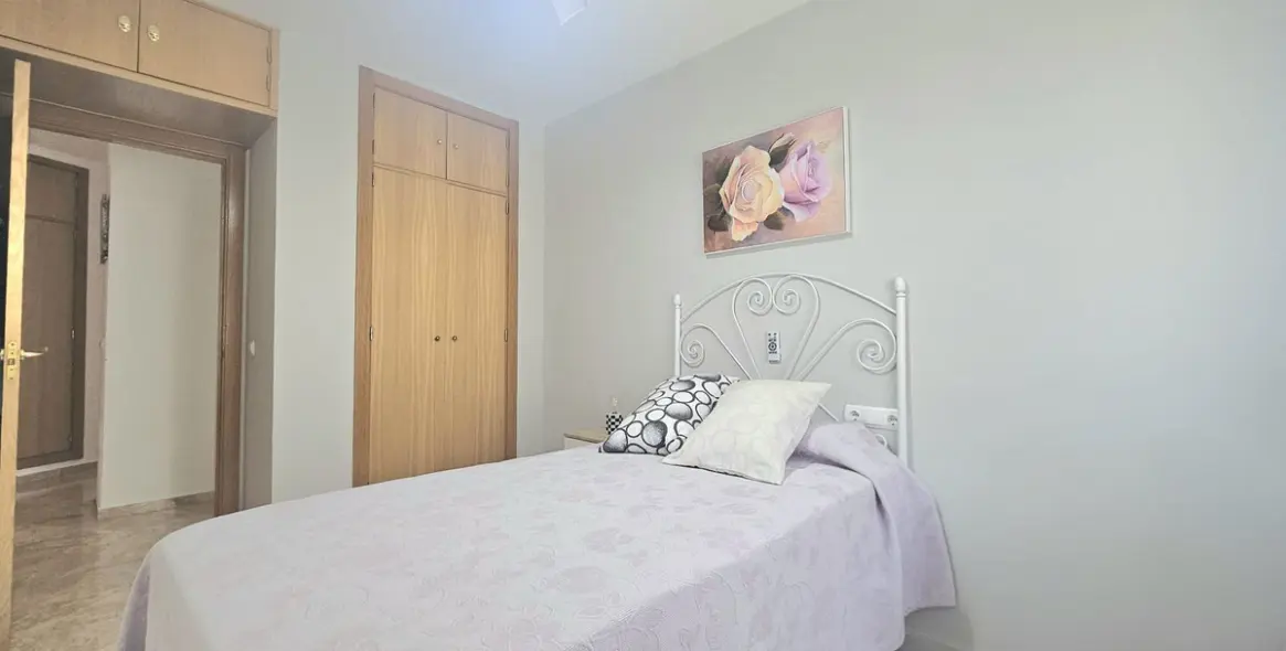 Venta de apartamento en planta media en Fuengirola 6