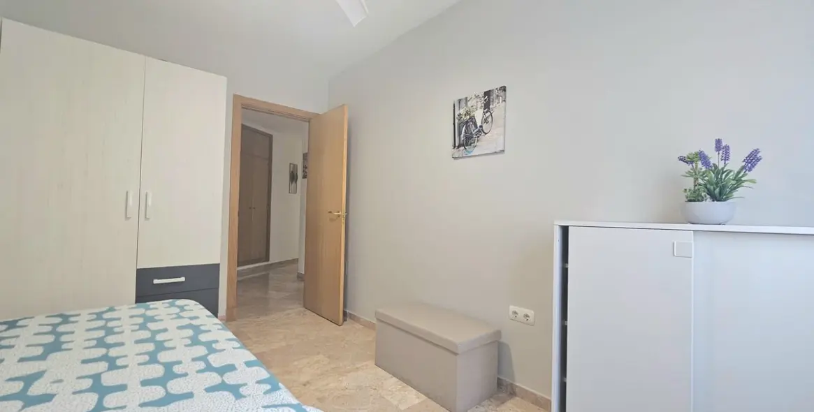 Venta de apartamento en planta media en Fuengirola 10