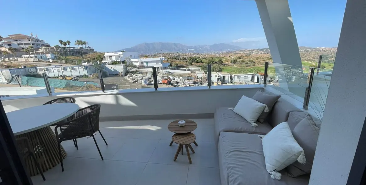 Продажа апартаментов на среднем этаже в Calanova Golf 7