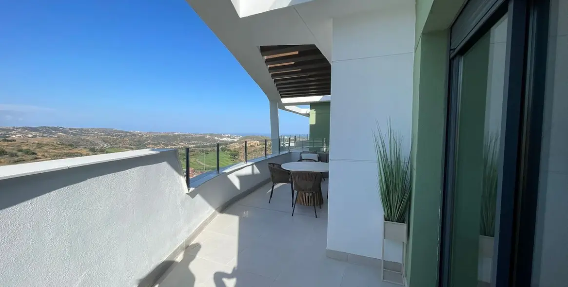 Продажа апартаментов на среднем этаже в Calanova Golf 8
