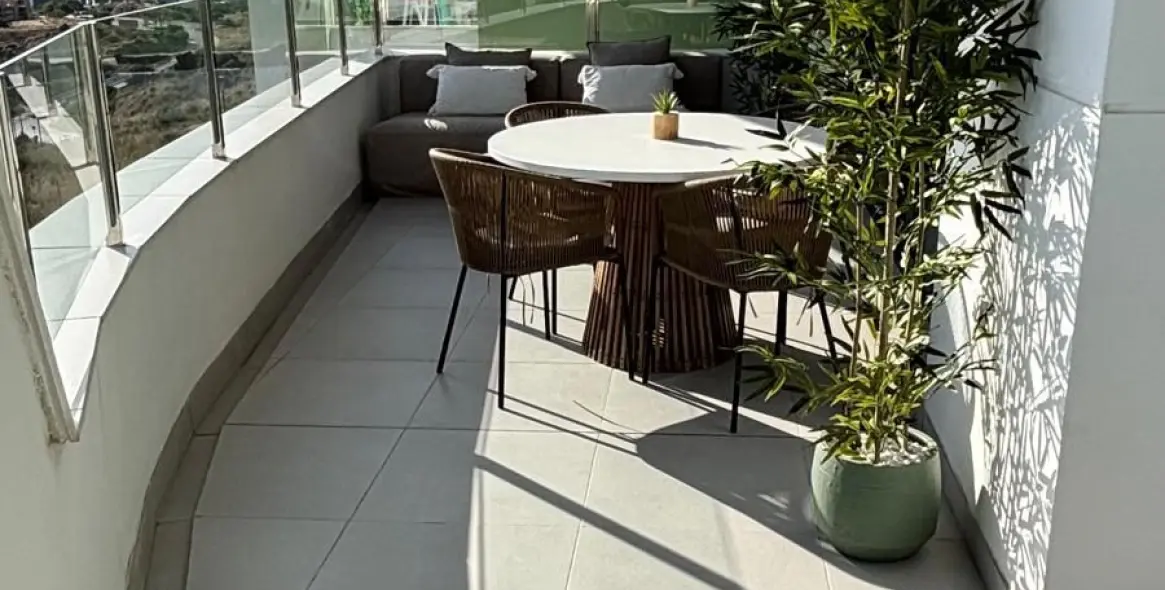 Продажа апартаментов на среднем этаже в Calanova Golf 14