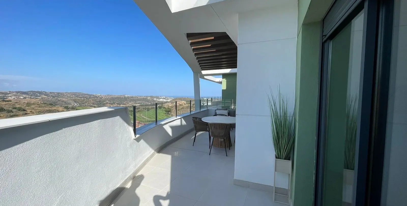 Продажа апартаментов на среднем этаже в Calanova Golf 8