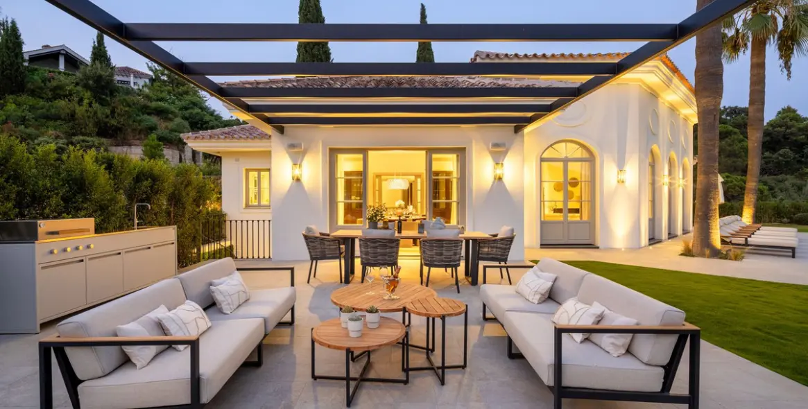 Sale of detached villa in La Zagaleta 11