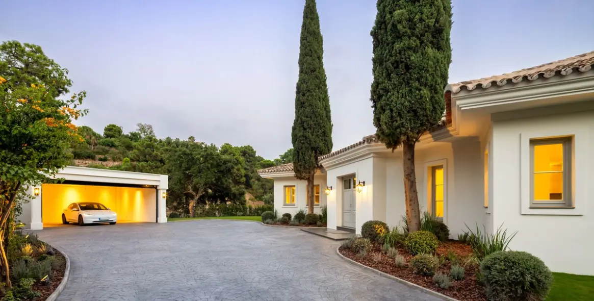 Sale of detached villa in La Zagaleta 12