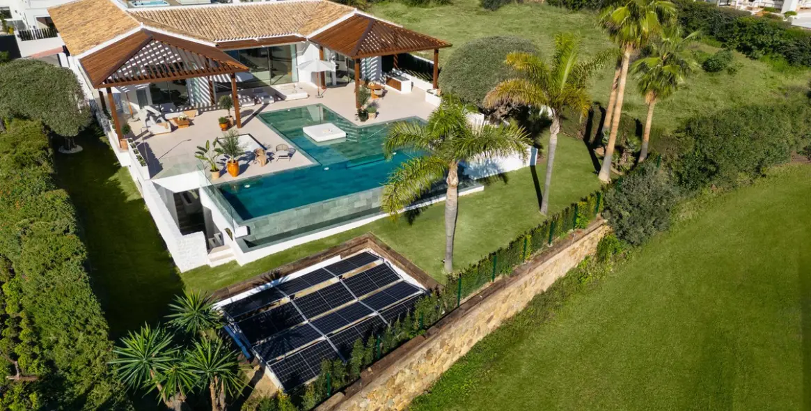 Продажа  отдельно стоящей виллы в Nueva Andalucía 17