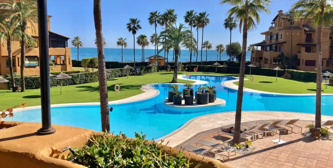Продажа апартаментов на среднем этаже в Estepona 3