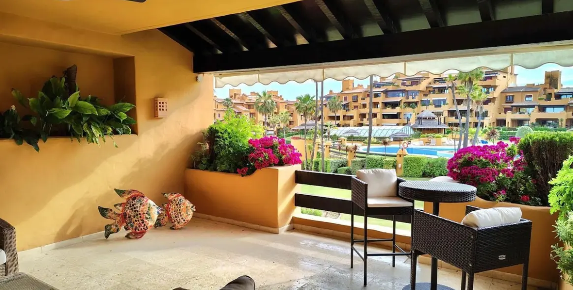 Продажа апартаментов на среднем этаже в Estepona 7