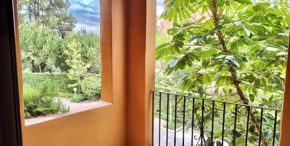 Продажа апартаментов на среднем этаже в Estepona 12