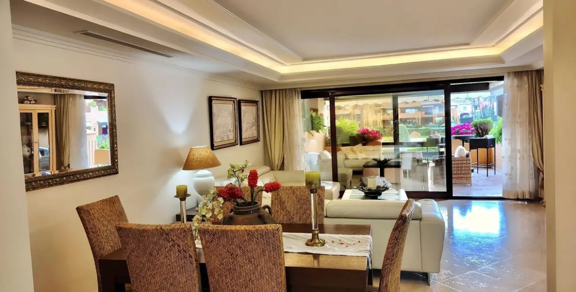 Продажа апартаментов на среднем этаже в Estepona 14