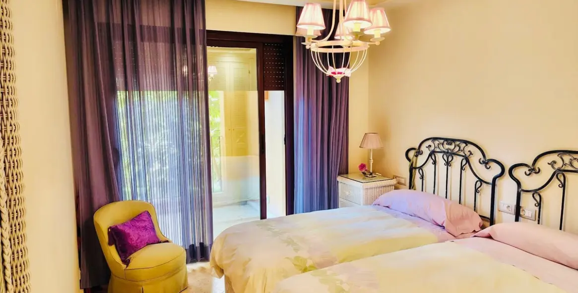 Продажа апартаментов на среднем этаже в Estepona 22