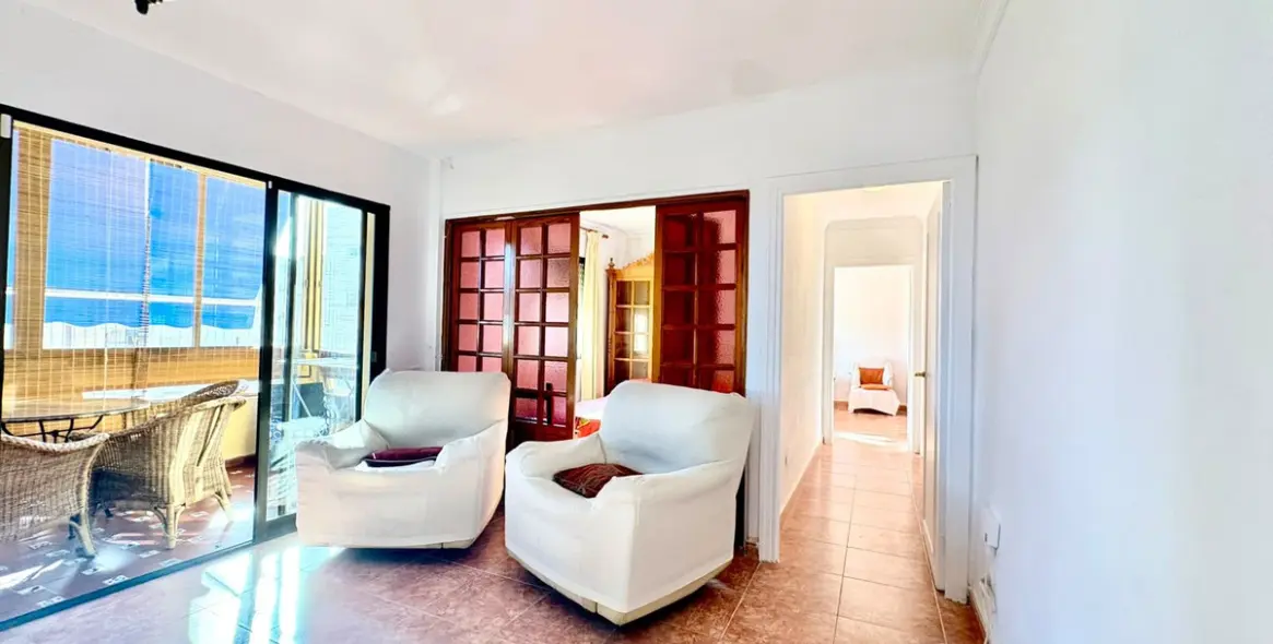 Venta de apartamento en planta media en Marbella 1