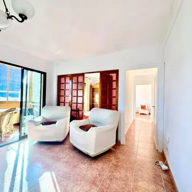 Venta de apartamento en planta media en Marbella