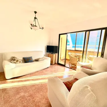 Venta de apartamento en planta media en Marbella