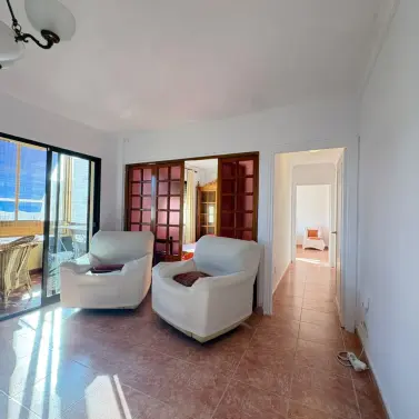 Venta de apartamento en planta media en Marbella