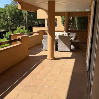 Venta de apartamento en planta baja en La Mairena