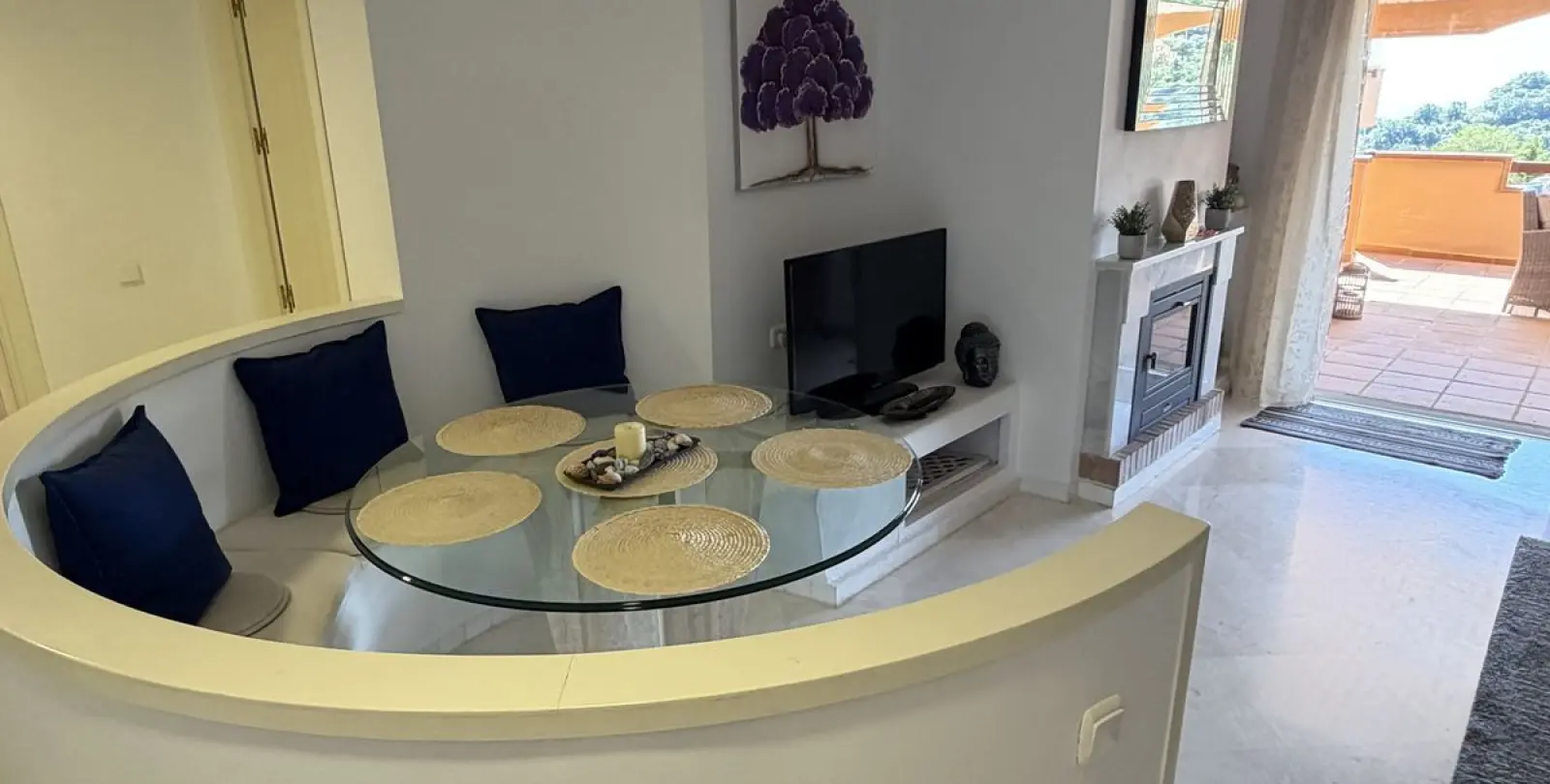 Sale of ground floor apartment in La Mairena 8