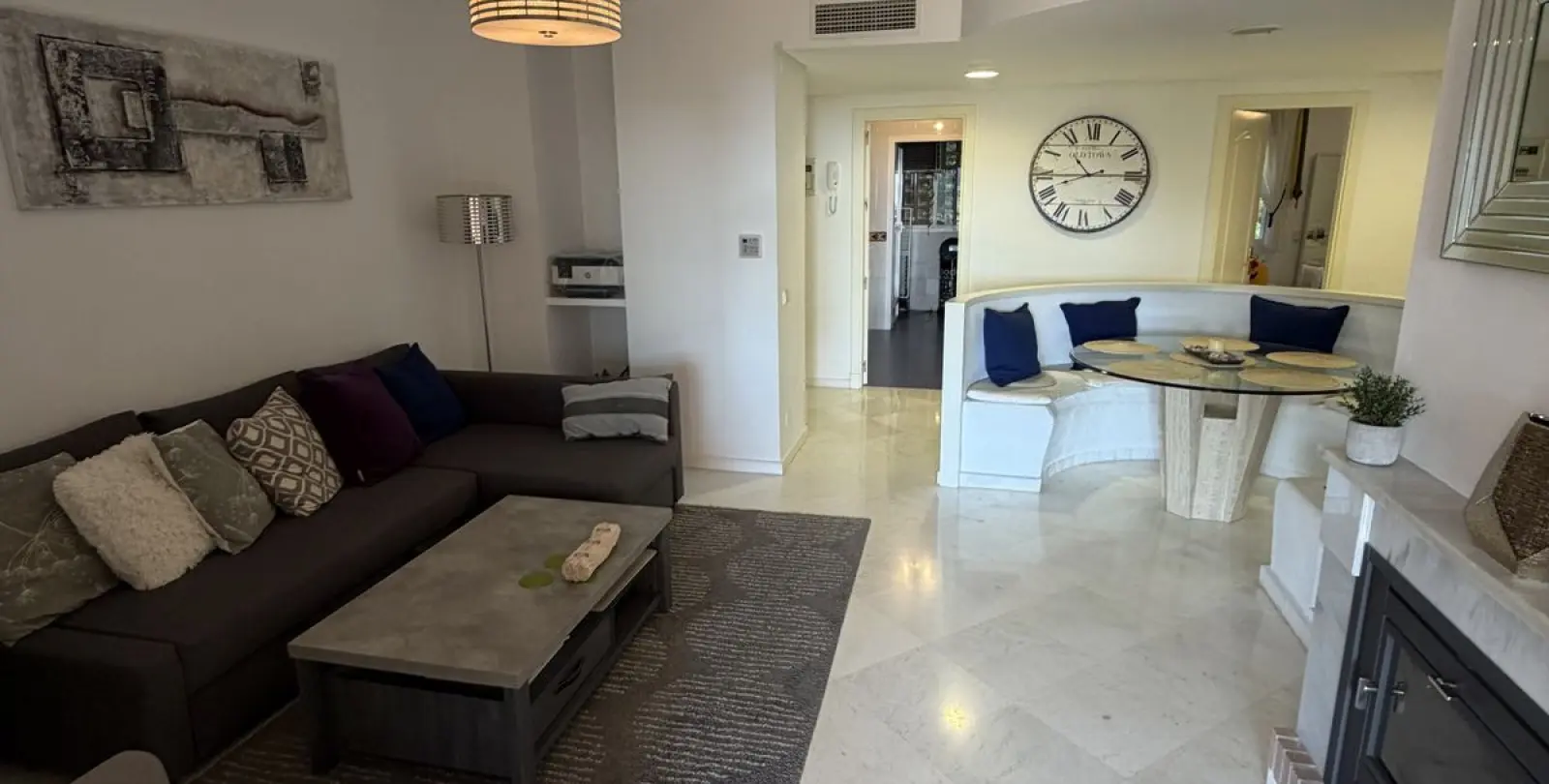 Sale of ground floor apartment in La Mairena 9
