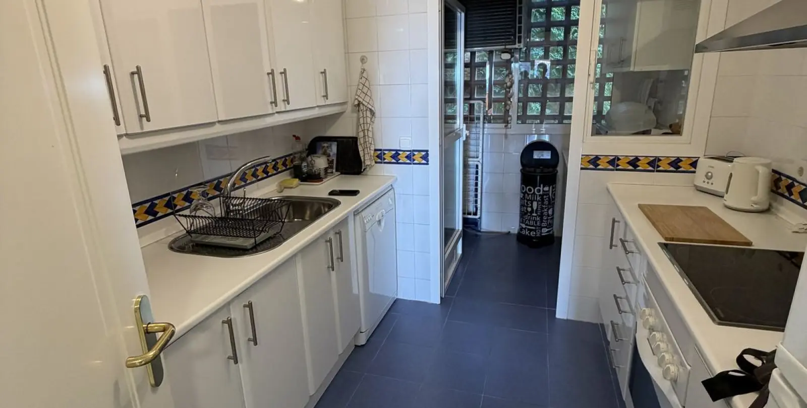 Sale of ground floor apartment in La Mairena 12