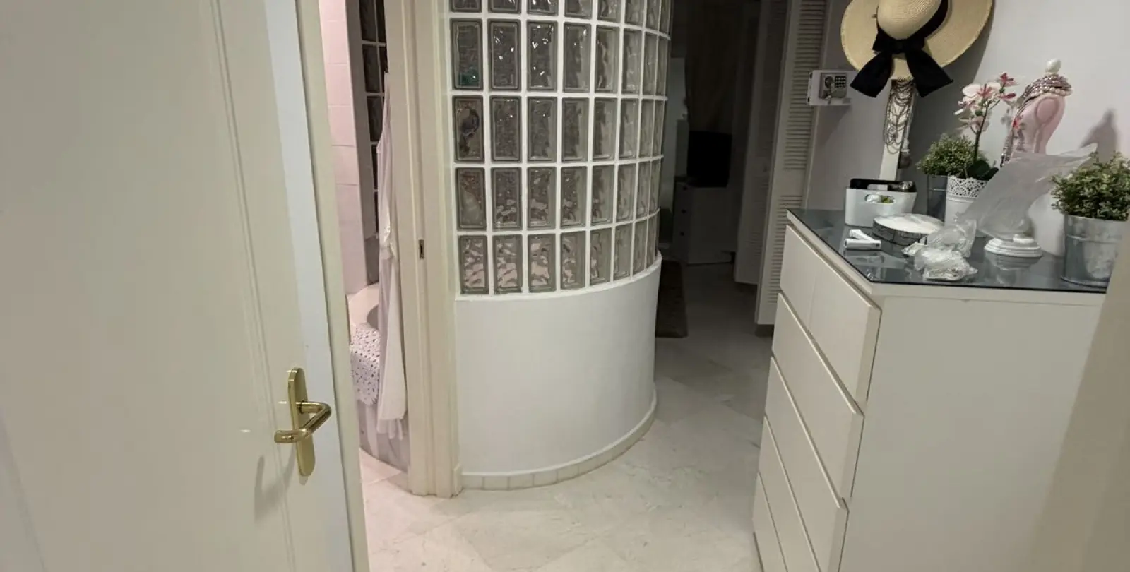 Sale of ground floor apartment in La Mairena 17