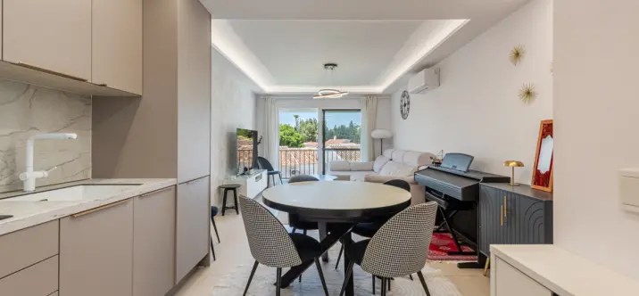 Sale of middle floor apartment in La Cala de Mijas 2