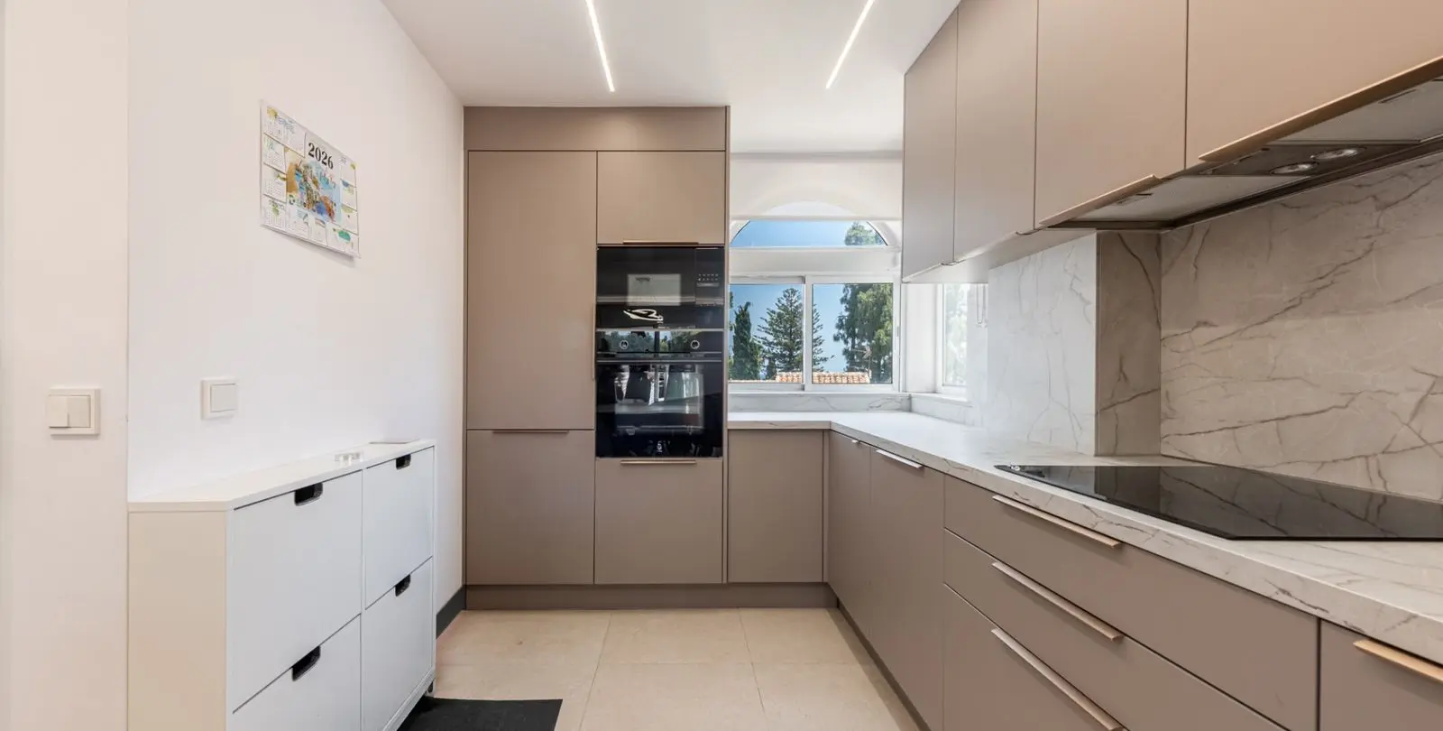 Sale of middle floor apartment in La Cala de Mijas 2
