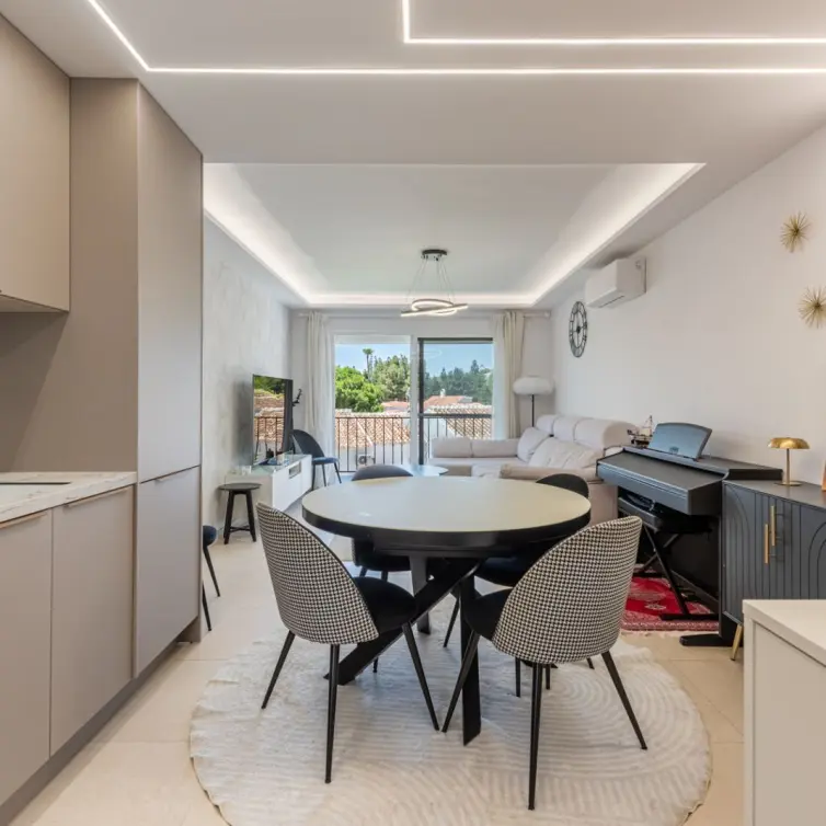 Sale of middle floor apartment in La Cala de Mijas