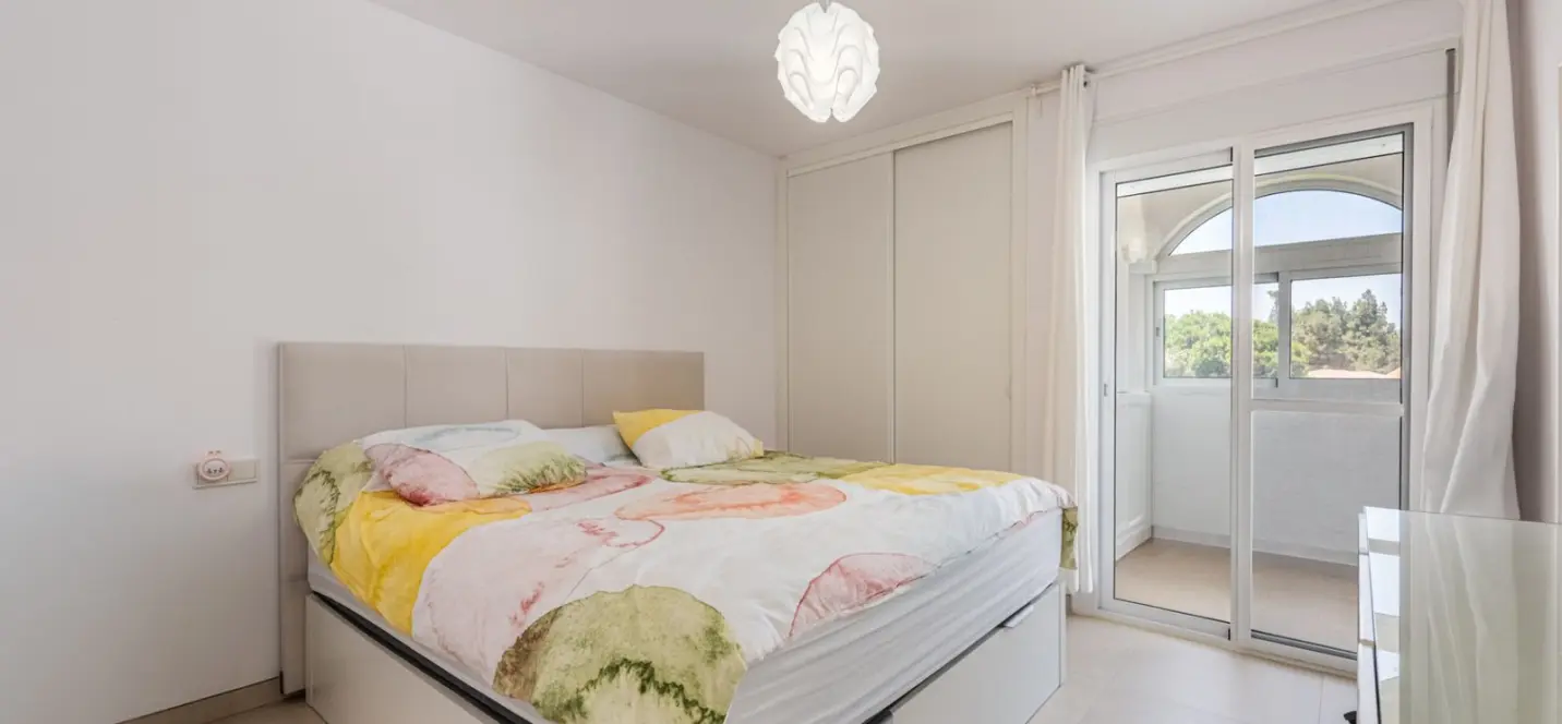 Sale of middle floor apartment in La Cala de Mijas 3