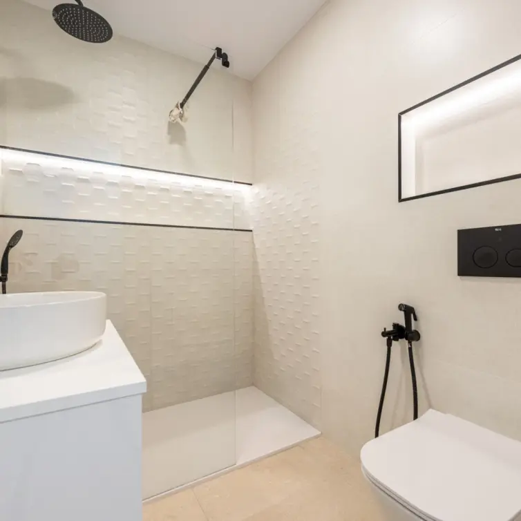 Sale of middle floor apartment in La Cala de Mijas