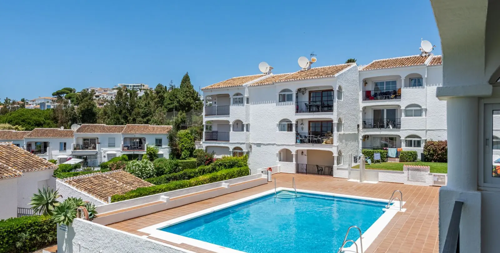 Sale of middle floor apartment in La Cala de Mijas 6