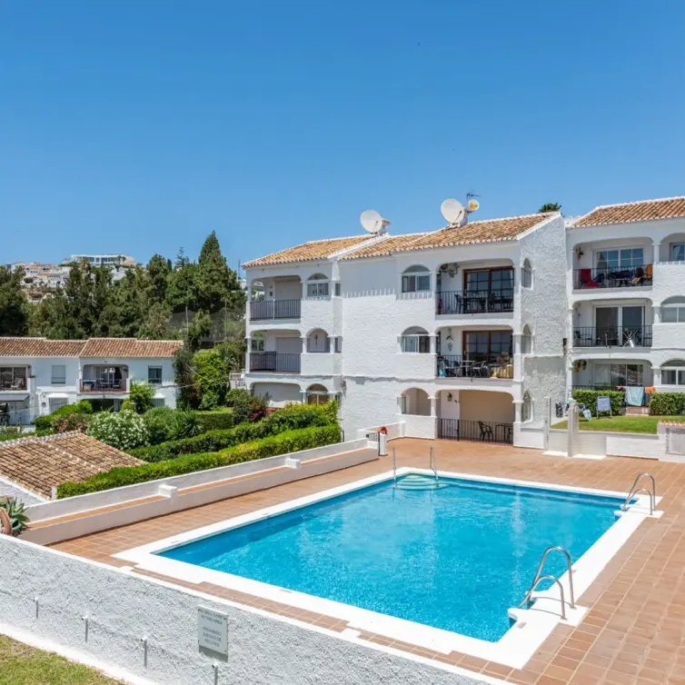 Sale of middle floor apartment in La Cala de Mijas