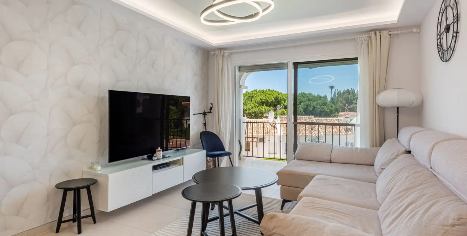 Sale of middle floor apartment in La Cala de Mijas 8
