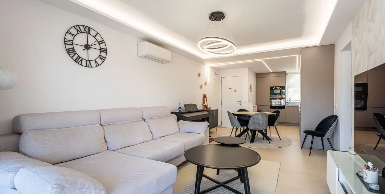 Sale of middle floor apartment in La Cala de Mijas 10