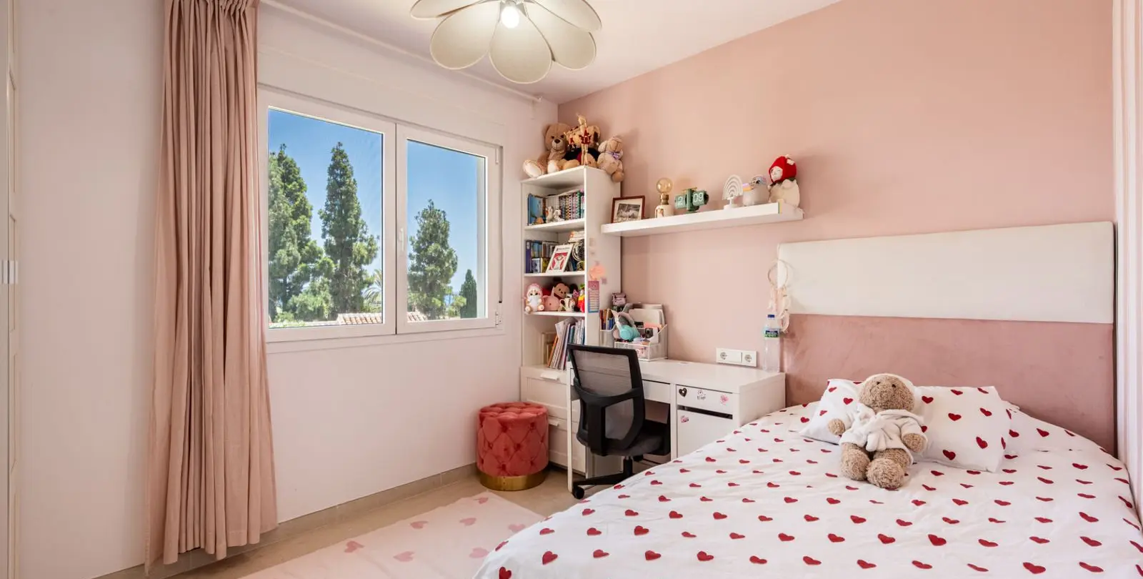 Sale of middle floor apartment in La Cala de Mijas 14
