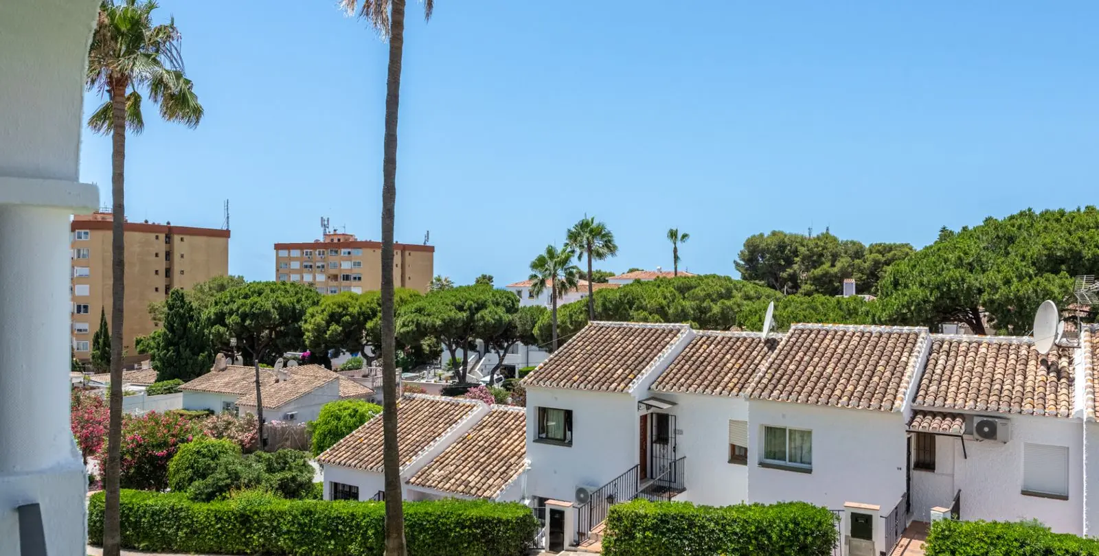 Sale of middle floor apartment in La Cala de Mijas 18