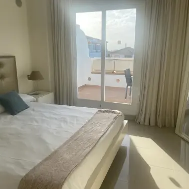 Sale of penthouse in Estepona