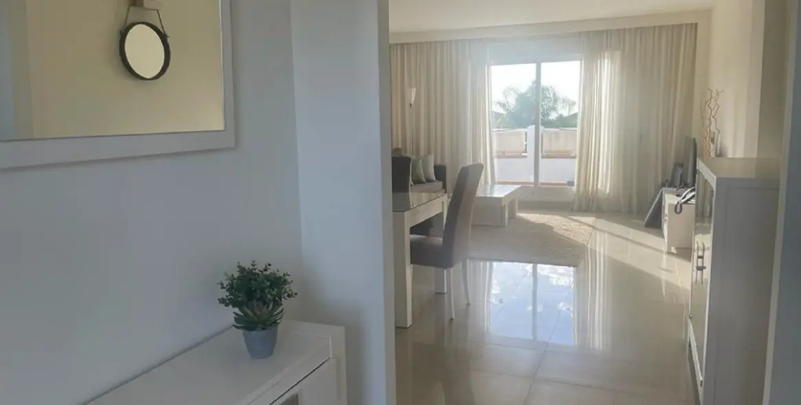 Sale of penthouse in Estepona 9