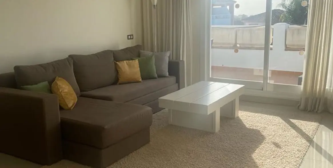 Sale of penthouse in Estepona 13