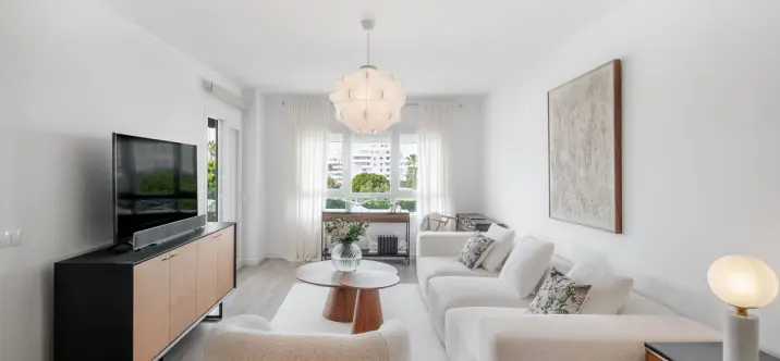 Sale of middle floor apartment in Nueva Andalucía 0